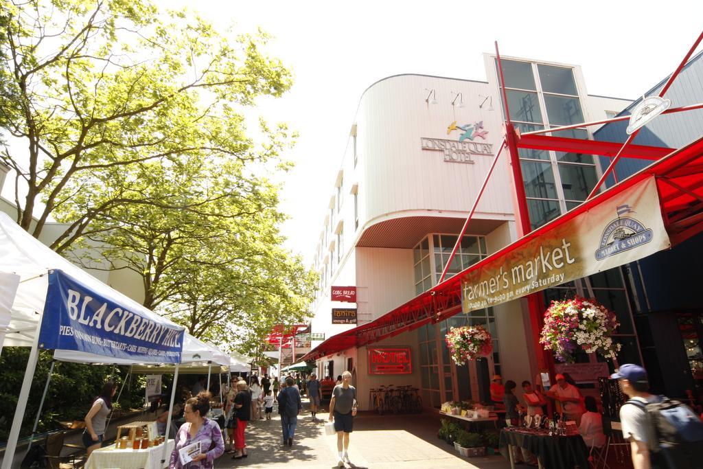 The Lonsdale Quay Hotel North Vancouver Exterior photo